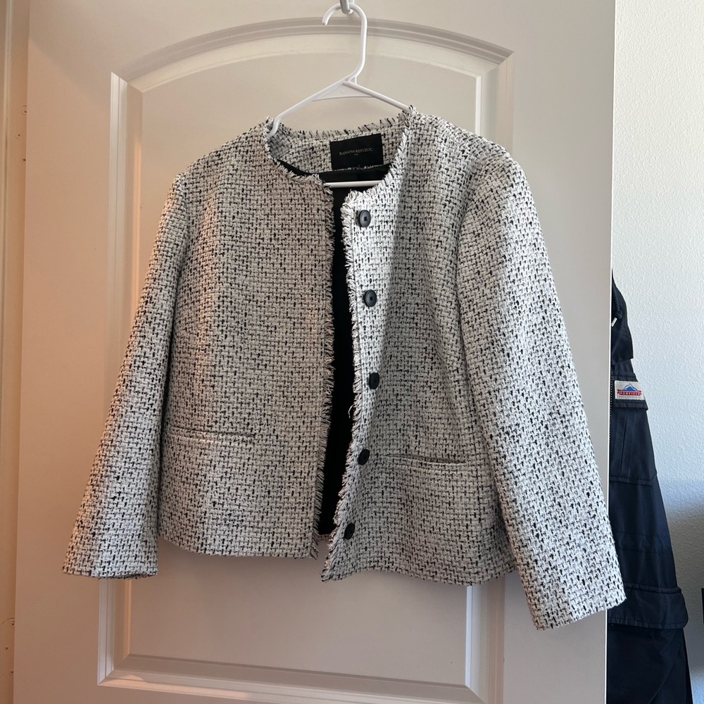 Women’s Banana Republic blazer, tags are cut off but fits like a size small